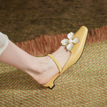 Load image into Gallery viewer, White/Green Square Toe Slippers
