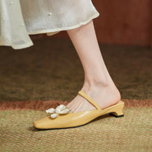 Load image into Gallery viewer, White/Green Square Toe Slippers
